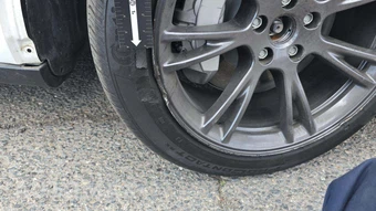 2024 Tesla Model Y Long Range - miniatura 39