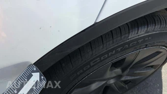 2024 Tesla Model Y Long Range - miniatura 42