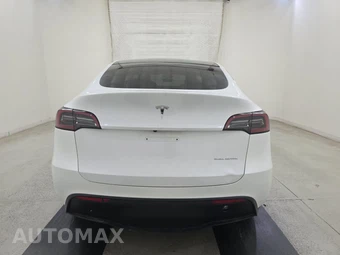2024 Tesla Model Y Long Range - miniatura 5