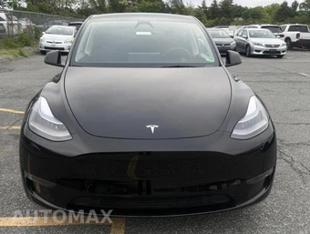 2024 Tesla Model Y Long Range - miniatura 2