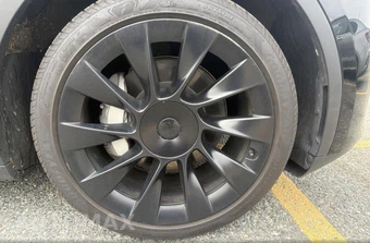 2024 Tesla Model Y Long Range - miniatura 26