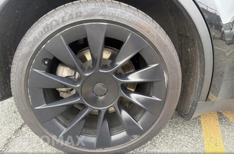 2024 Tesla Model Y Long Range - miniatura 30
