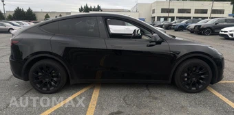 2024 Tesla Model Y Long Range - miniatura 4