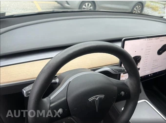 2024 Tesla Model Y Long Range - miniatura 9