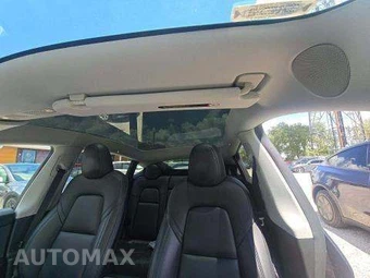 2024 Tesla Model Y Long Range - miniatura 11