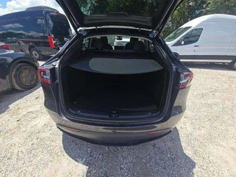 2024 Tesla Model Y Long Range - miniatura 14