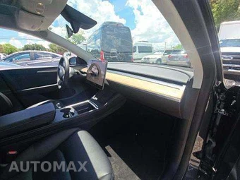 2024 Tesla Model Y Long Range - miniatura 19