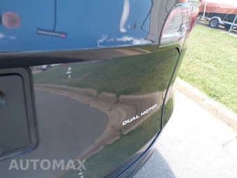 2024 Tesla Model Y Long Range - miniatura 25