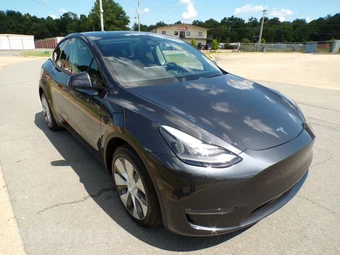 2024 Tesla Model Y Long Range - miniatura 4