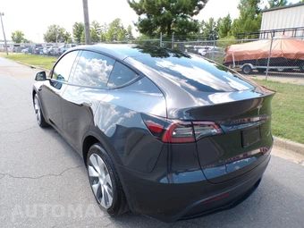 2024 Tesla Model Y Long Range - miniatura 8