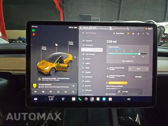 2024 Tesla Model Y Long Range - miniatura 10