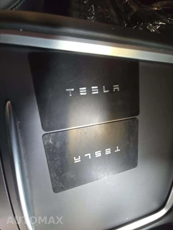 2024 Tesla Model Y Long Range - miniatura 8