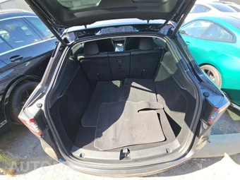 2024 Tesla Model Y Long Range – miniatura 14