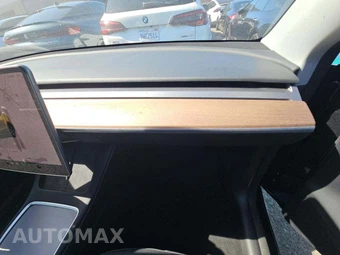 2024 Tesla Model Y Long Range – miniatura 19