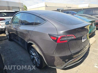 2024 Tesla Model Y Long Range – miniatura 2