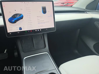 2024 Tesla Model Y Long Range - miniatura 11