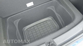 2024 Tesla Model Y Long Range - miniatura 22