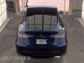 2024 Tesla Model Y Long Range - miniatura 5
