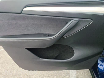 2024 Tesla Model Y Long Range - miniatura 9