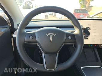 2024 Tesla Model Y Long Range – miniatura 10