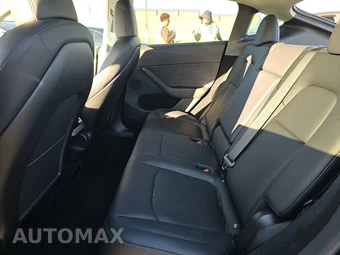 2024 Tesla Model Y Long Range – miniatura 13