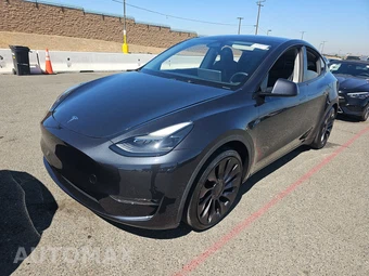 2024 Tesla Model Y Performance