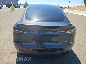 2024 Tesla Model Y Performance - miniatura 5