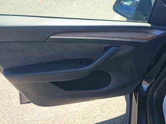 2024 Tesla Model Y Performance - miniatura 9
