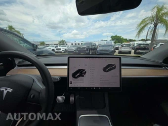 2024 Tesla Model Y Performance - miniatura 10