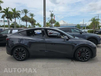 2024 Tesla Model Y Performance - miniatura 4
