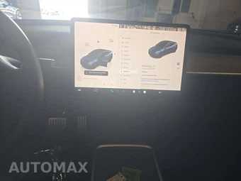 2024 Tesla Model Y Performance - miniatura 10