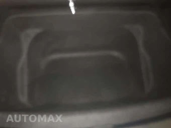2024 Tesla Model Y Performance - miniatura 15