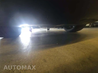 2024 Tesla Model Y Performance - miniatura 16