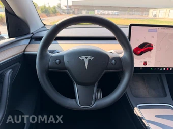 2024 Tesla Model Y Performance - miniatura 18