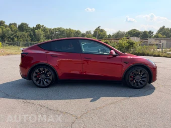 2024 Tesla Model Y Performance - miniatura 4