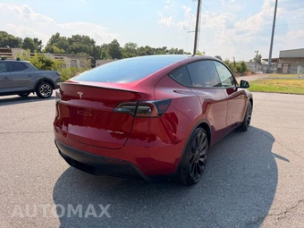 2024 Tesla Model Y Performance - miniatura 5