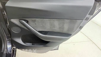 2024 Tesla Model Y Performance - miniatura 41