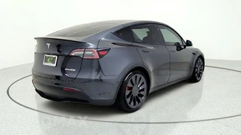 2024 Tesla Model Y Performance - miniatura 8