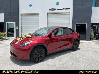 2024 Tesla Model Y Standard Range - miniatura 13
