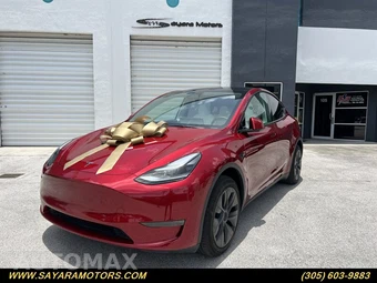 2024 Tesla Model Y Standard Range - miniatura 2