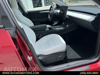 2024 Tesla Model Y Standard Range - miniatura 23