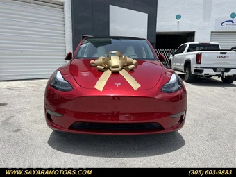 2024 Tesla Model Y Standard Range - miniatura 4