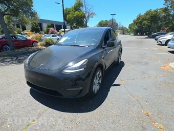 2024 Tesla Model Y Standard Range
