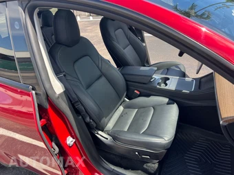 2024 Tesla Model Y Standard Range - miniatura 23