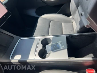 2024 Tesla Model Y Standard Range - miniatura 40