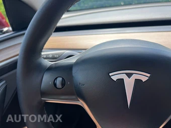 2024 Tesla Model Y Standard Range - miniatura 43