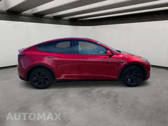 2024 Tesla Model Y Standard Range - miniatura 8