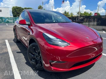 2024 Tesla Model Y Standard Range - miniatura 9