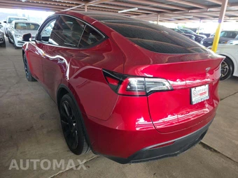 2024 Tesla Model Y Standard Range - miniatura 2