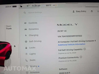 2024 Tesla Model Y Standard Range - miniatura 9
